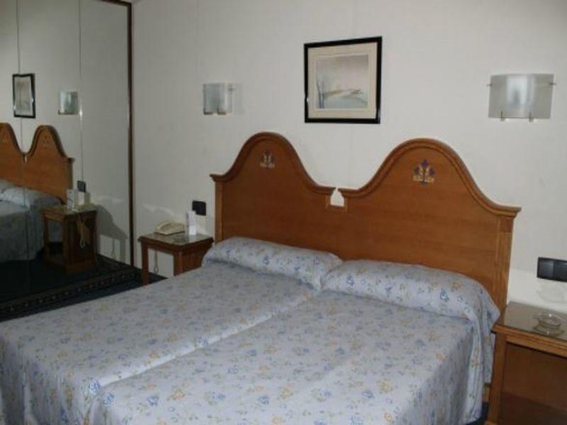 Hotel Ebora By Vivere Stays Talavera de la Reina Εξωτερικό φωτογραφία
